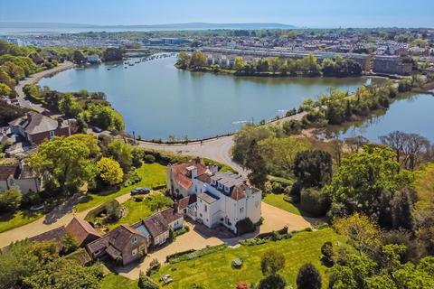 Walhampton Hill, Lymington, Hampshire, SO41