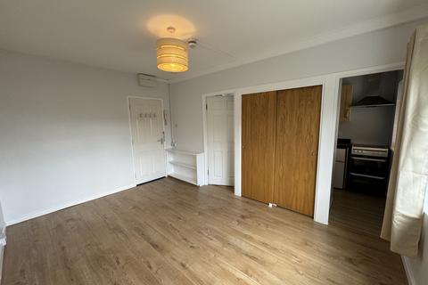 1 bedroom flat to rent, Quantock Court, Street