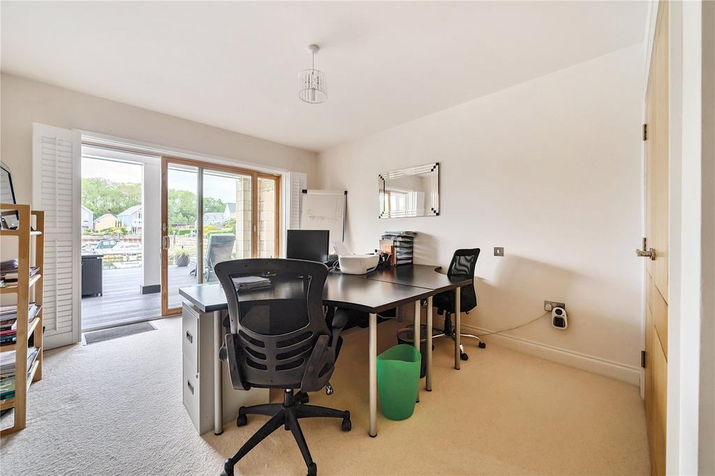 Bedroom 4/Office