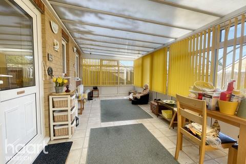 2 bedroom bungalow for sale, Petts Close, Wisbech