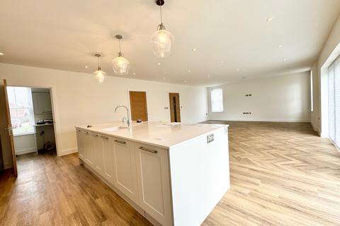 4 bedroom detached house to rent, Flint Lane, Bancroft Lane, Soham, Cambridgeshire, CB7