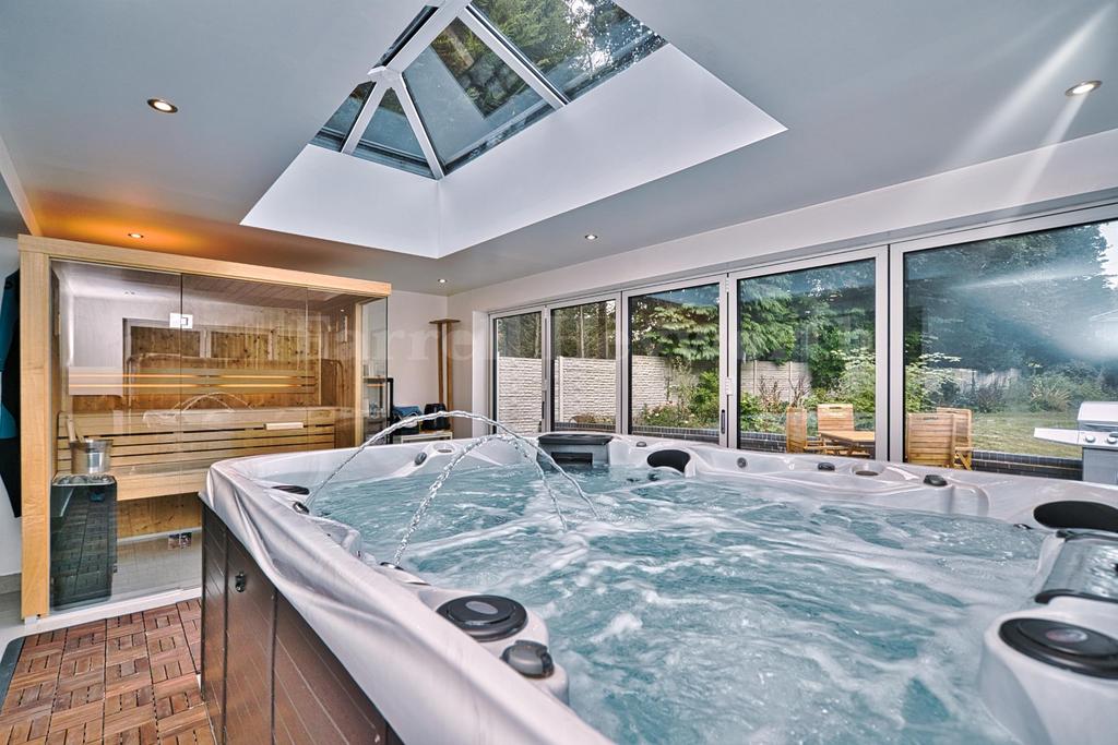 Spa &amp; Hot Tub Area