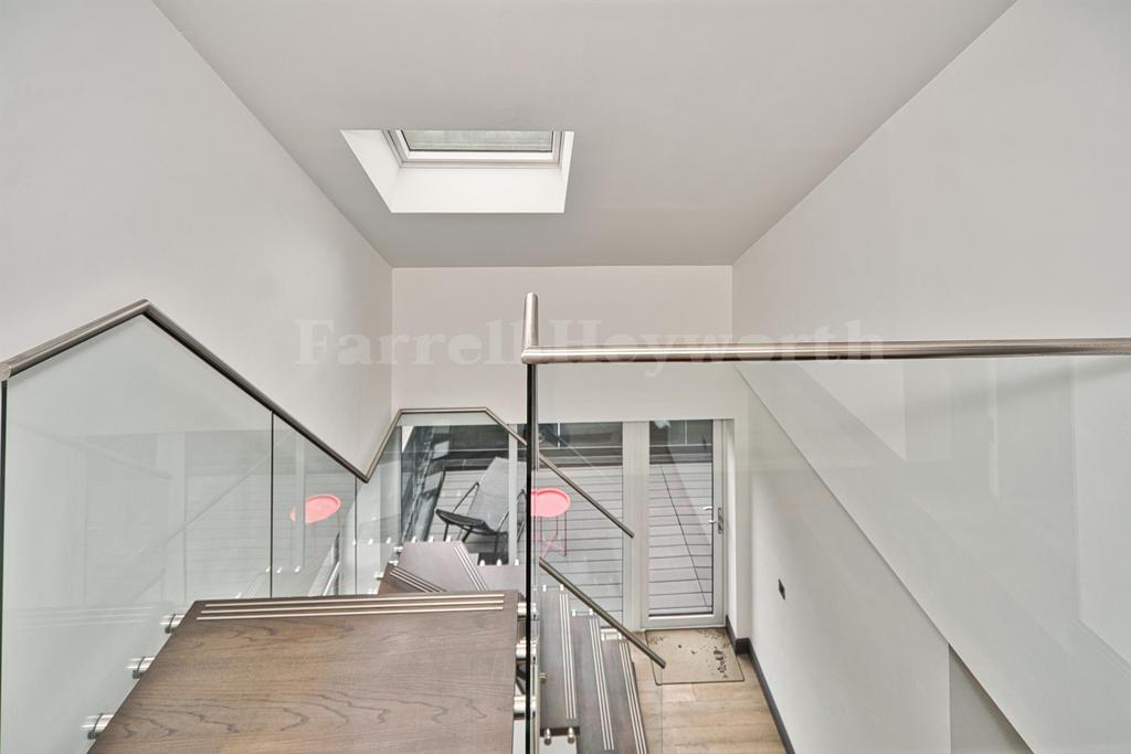 2nd Floor Landing