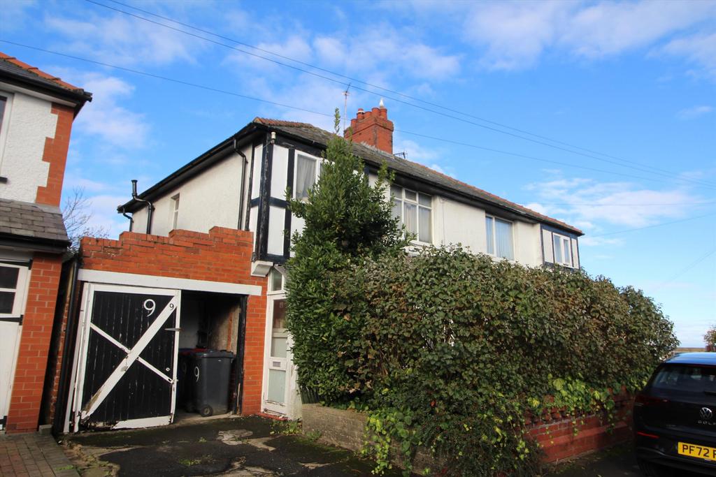 Beech Grove, Poulton Le Fylde FY6 3 bed semidetached house £140,000
