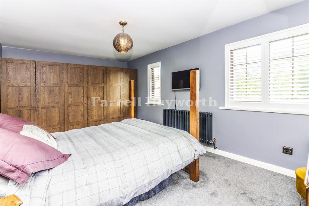 Bedroom 1 image 2