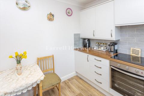 38 Dowie Close, Barrow-in-furness, LA13 0SZ