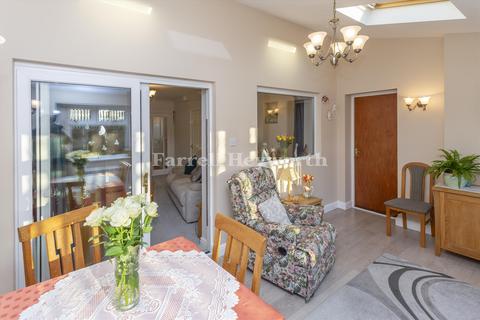38 Dowie Close, Barrow-in-furness, LA13 0SZ