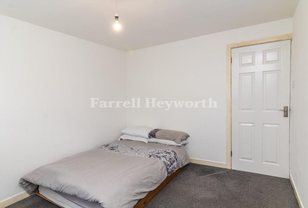 Bedroom 1 image 2