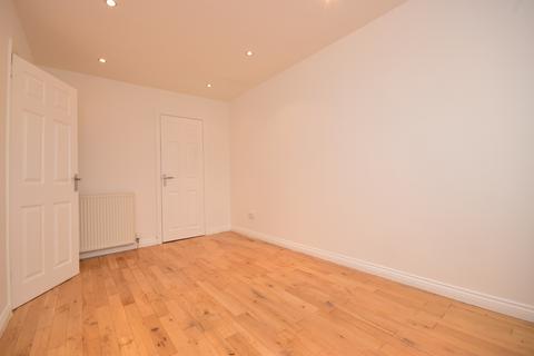 3 bedroom terraced house for sale, Pitreavie Place, Glasgow