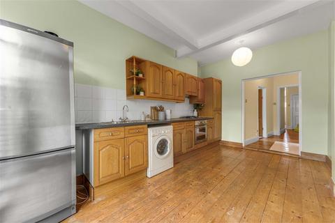1 bedroom flat for sale, Oakhill Road, SW15