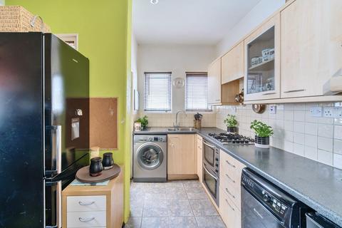 2 bedroom apartment for sale, Grove Road, London W3
