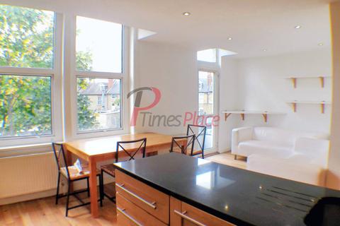 2 bedroom apartment to rent, Longley Road, London SW17