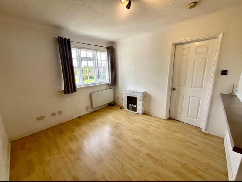 Bagshot 1 bed apartment to rent £1,000 pcm (£231 pw)