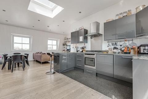 3 bedroom maisonette to rent, Fulham Road, London