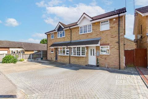 3 bedroom semi-detached house for sale, Denver Drive, Basildon, SS13