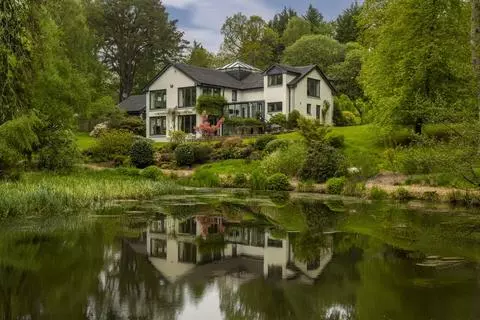 5 bedroom detached house for sale