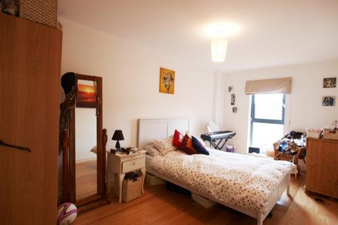 3 bedroom flat to rent, Seven Sisters Road, Finsbury Park, N4