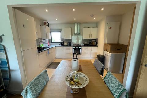 3 bedroom flat to rent, Seven Sisters Road, Finsbury Park, N4