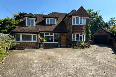 4 bedroom detached house for sale, Ashview Close, Ashford TW15