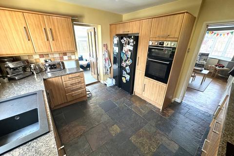 4 Ashview Close, Ashford, TW15 3RF