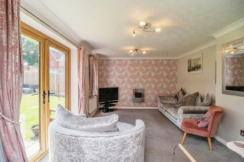 4 bedroom detached house for sale, Denham Vale, Rayleigh, SS6
