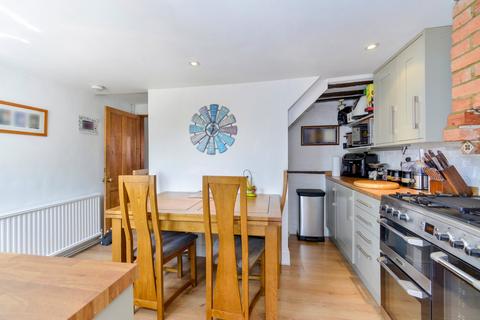 29 Kings Road, Godalming, GU7 3EX