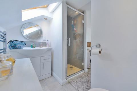 29 Kings Road, Godalming, GU7 3EX