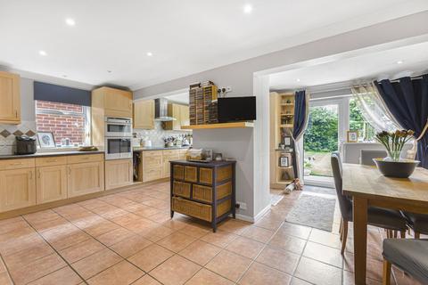 4 bedroom detached house for sale, Farm End, Grove, OX12