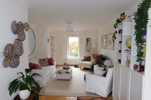 2 bedroom terraced house to rent, 25, Eildon Terrace, Edinburgh, EH3 5NL