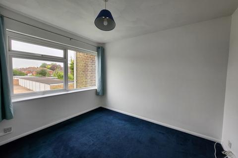 2 bedroom apartment to rent, Lincett Avenue Worthing BN13