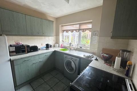 2 bedroom semi-detached house to rent, Belvedere Road, Ashton-in-Makerfield, Wigan, WN4 8RX