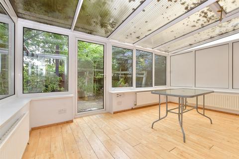 27 Laurel Crescent, Croydon, CR0 8LY