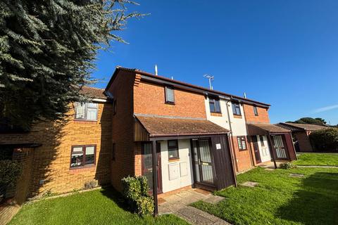 2 bedroom ground floor flat for sale, Trotyn Croft, Aldwick Felds