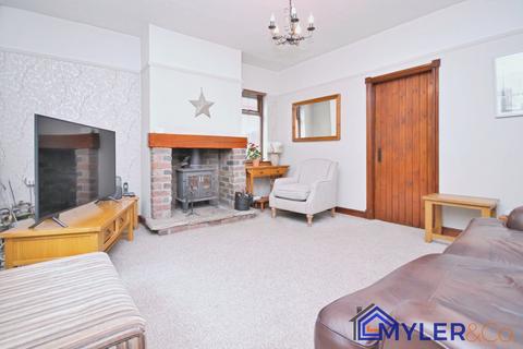 3 bedroom cottage for sale, Hall Lane, Cronton, Widnes, WA8