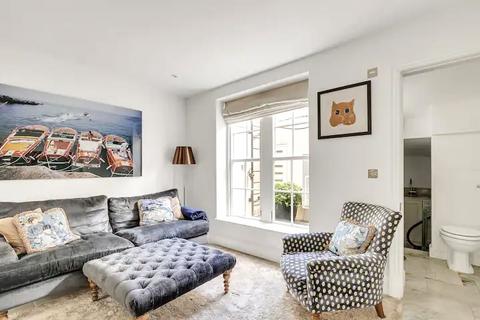 3 bedroom end of terrace house to rent, Caroline Terrace, London, SW1W