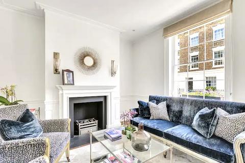 3 bedroom end of terrace house to rent, Caroline Terrace, London, SW1W