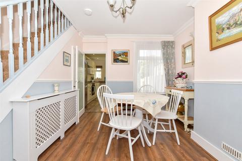 6 Cobden Road, Hythe, CT21 6EY