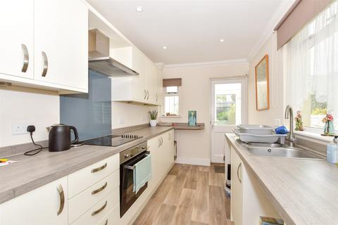 6 Cobden Road, Hythe, CT21 6EY