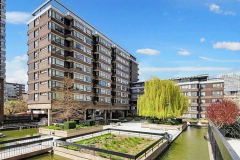 2 bedroom flat to rent, The Water Gardens, London W2
