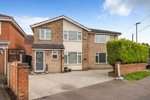 4 bedroom detached house for sale, Hitchin Road, Stotfold, SG5