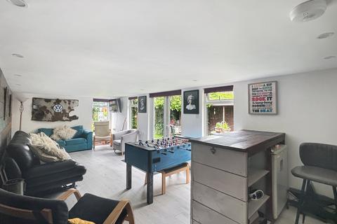 29 Bellfield Avenue, Brightlingsea, Colchester, CO7 0NT