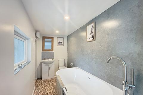 29 Bellfield Avenue, Brightlingsea, Colchester, CO7 0NT