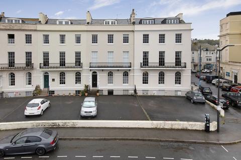 2 bedroom flat for sale, Den Crescent, Teignmouth, TQ14