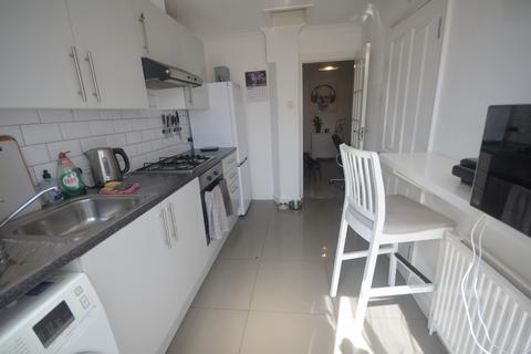 1 bedroom flat to rent, Eastern Avenue, IG2 6PQ