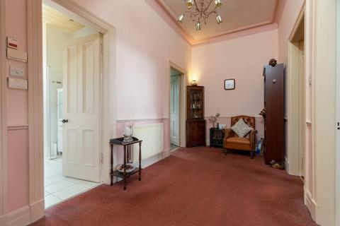 2 bedroom apartment for sale, Fenwick Road, Giffnock