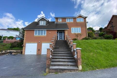 4 bedroom detached house for sale, Jays Field, Neath, Neath Port Talbot.