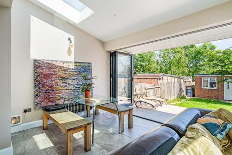 4 bedroom semi-detached house for sale, St Dunstans Avenue, Acton, W3