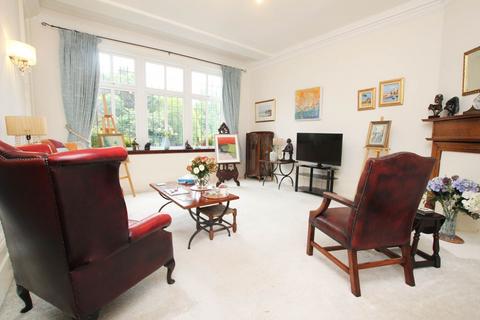 2 bedroom flat for sale, Selwyn Road, Eastbourne, BN21 2LR