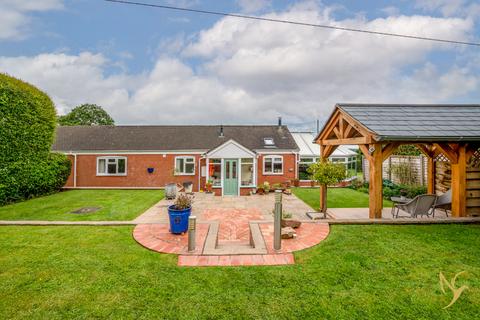 3 bedroom detached bungalow for sale, Clifton Upon Teme WR6