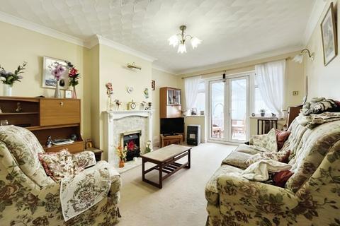 2 bedroom bungalow for sale, Shipton Way, Basingstoke, Hampshire